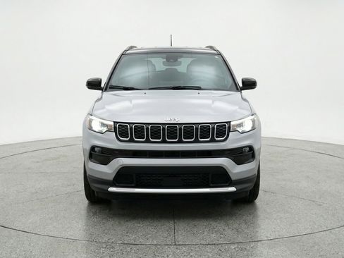 Used 2025 Jeep Compass Limited AWD/4WD image 2