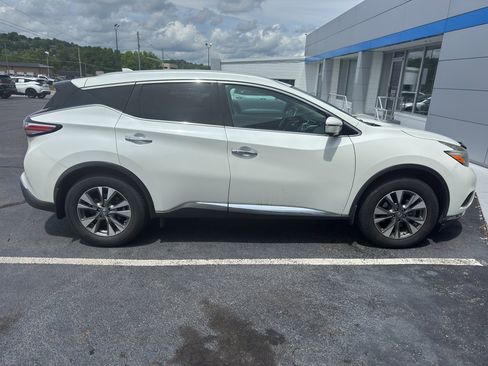 Used 2016 Nissan Murano SL AWD/4WD image 2
