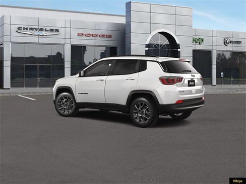 New 2026 Jeep Compass Latitude image 4