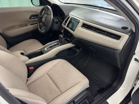 Used 2018 Honda HR-V EX image 27