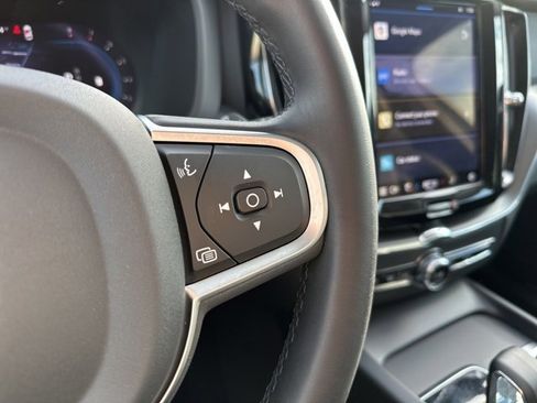 Certified 2025 Volvo XC60 B5 Core image 28