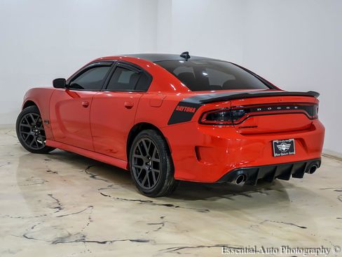 Used 2017 Dodge Charger R/T RWD image 10
