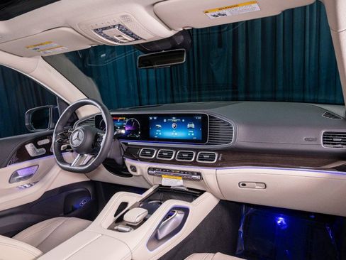 New 2026 Mercedes-Benz GLS 580 4MATIC image 4