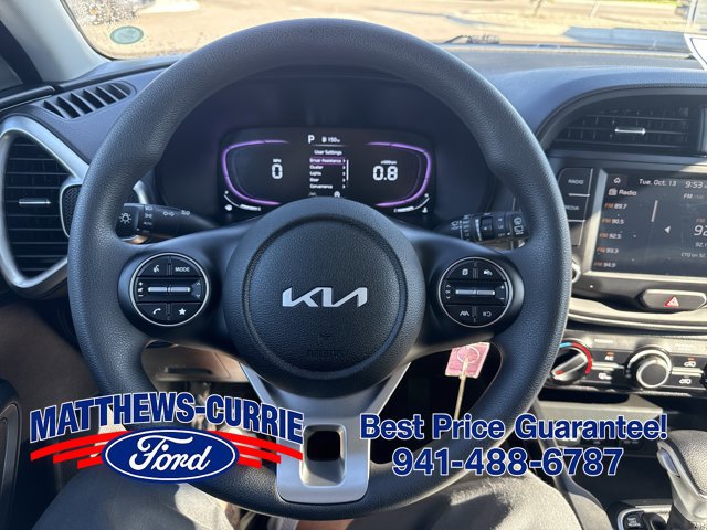 Used 2025 Kia Soul LX w/ LX Technology Package FWD image 16