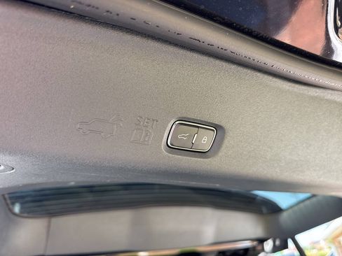 Used 2025 Ford Expedition Active AWD/4WD image 53