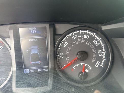 Used 2021 Toyota Tacoma SR w/ SR Convenience Package RWD image 12