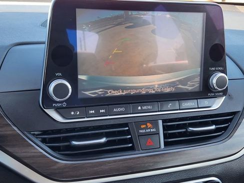 Used 2024 Nissan Altima 2.5 SV image 18