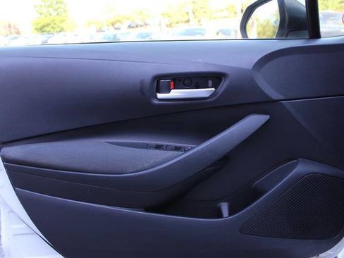 Used 2021 Toyota Corolla LE FWD image 11