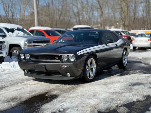 Used 2014 Dodge Challenger R/T image 5
