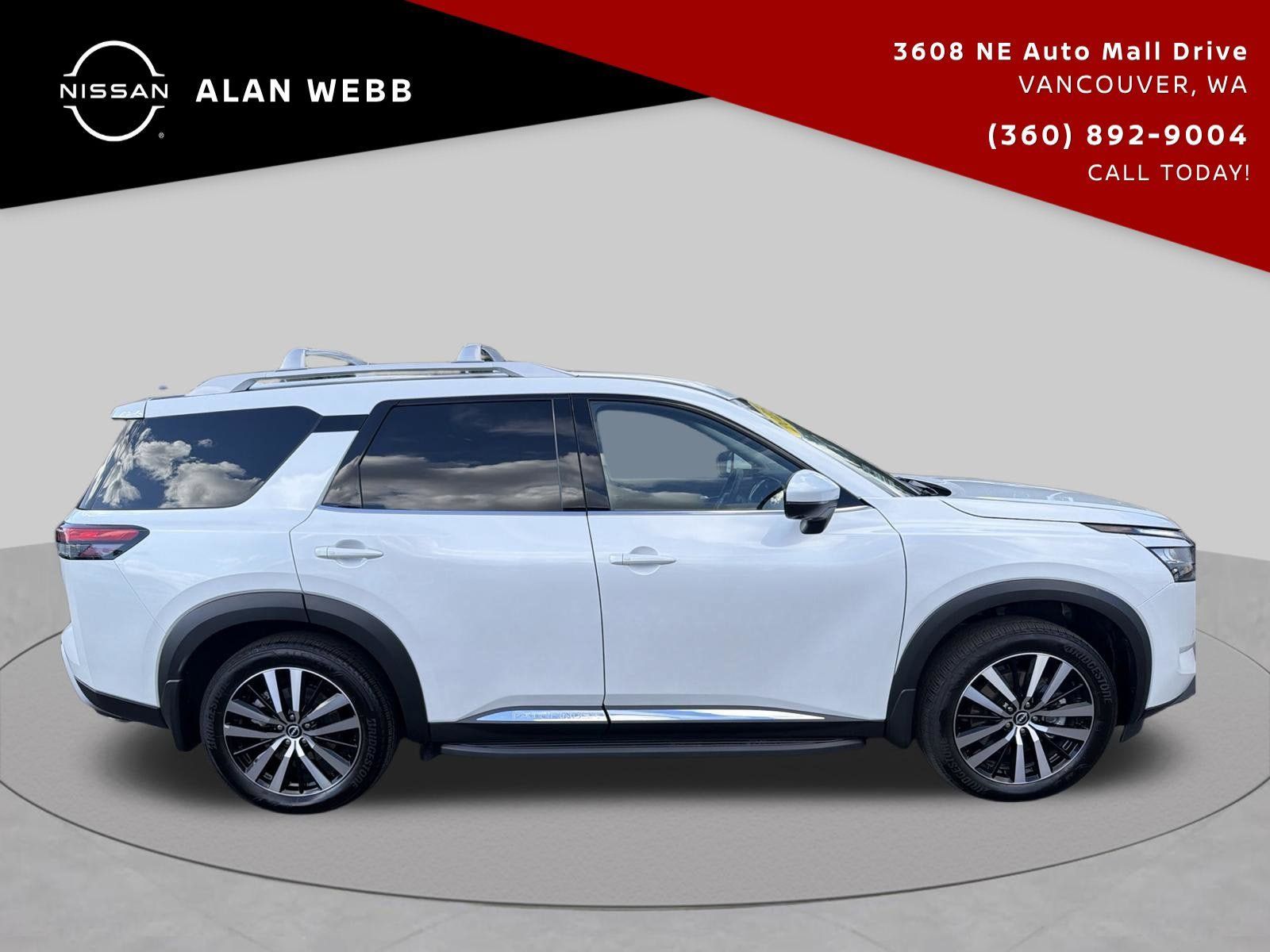 Used 2025 Nissan Pathfinder Platinum w/ Lighting Package (N93) AWD/4WD image 2