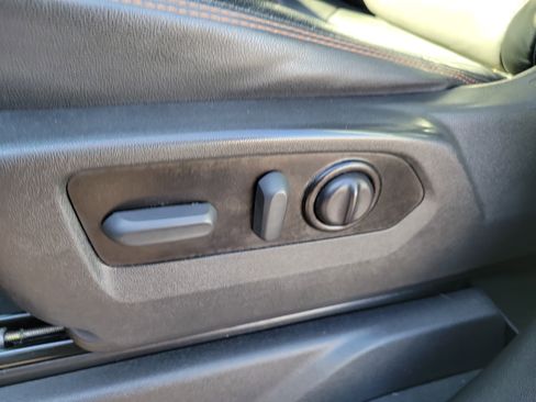 Used 2022 GMC Sierra 1500 AT4 w/ AT4 Preferred Package image 17