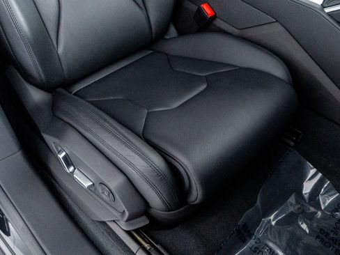 Used 2021 Lamborghini Urus image 32