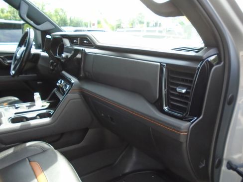 Used 2024 GMC Sierra 2500 AT4 w/ AT4 Premium Plus Package AWD/4WD image 33