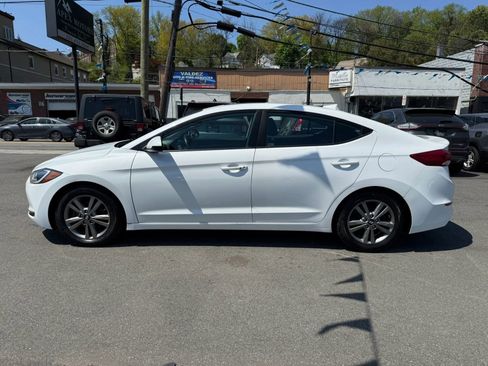 Used 2017 Hyundai Elantra Value Edition FWD image 4