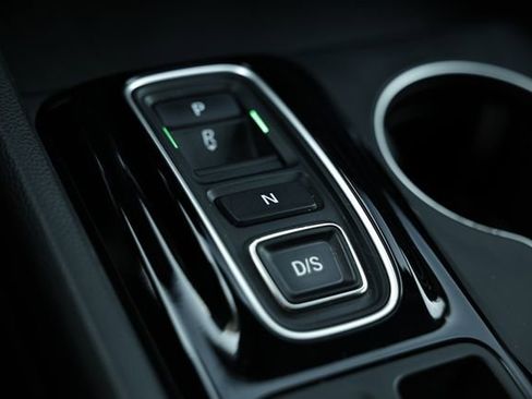 Used 2025 Honda Pilot Sport image 39