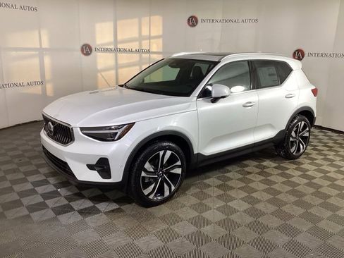 New 2025 Volvo XC40 B5 Ultra w/ Climate Package image 1