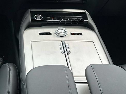 New 2025 Lincoln Navigator Reserve w/ Jet Appearance Package AWD/4WD image 17
