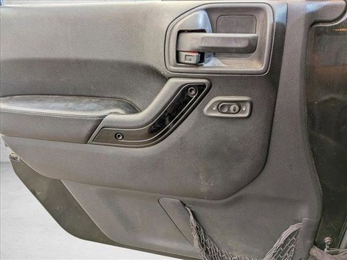 Used 2016 Jeep Wrangler Unlimited Sahara AWD/4WD image 9