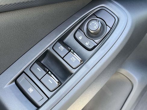 New 2025 Subaru Crosstrek 2.0i Premium image 6