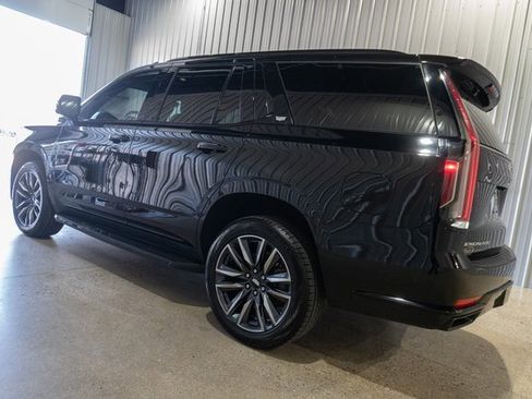 Used 2023 Cadillac Escalade Sport image 5