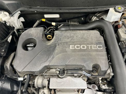 Used 2019 Chevrolet Equinox LT image 24