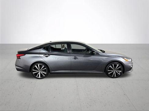 Used 2020 Nissan Altima 2.5 SR FWD image 5