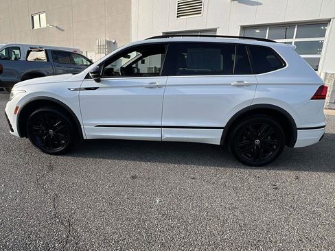 Used 2022 Volkswagen Tiguan SE R-Line AWD/4WD image 7
