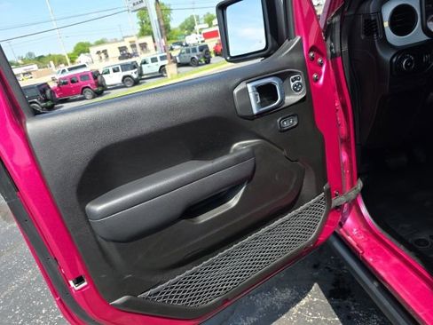 Used 2024 Jeep Wrangler Unlimited Sport AWD/4WD image 12