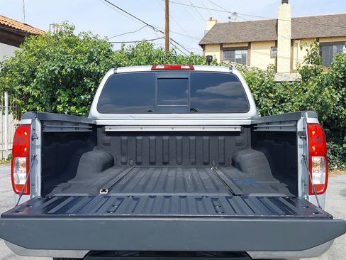 Used 2019 Nissan Frontier SL RWD image 12