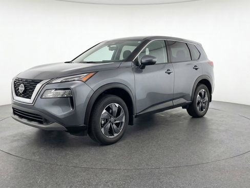 Used 2025 Nissan Rogue SV AWD/4WD image 3