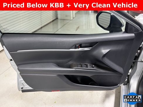 Used 2024 Toyota Camry SE image 8