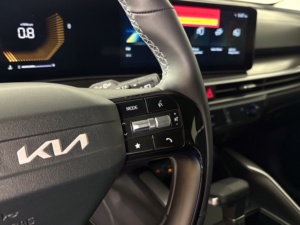 New 2026 Kia Sorento LX FWD image 21