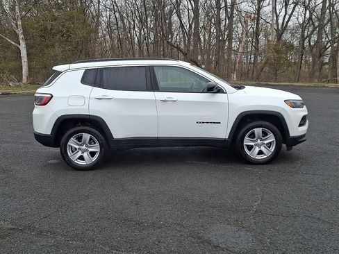 Used 2022 Jeep Compass Latitude w/ Convenience Group AWD/4WD image 10