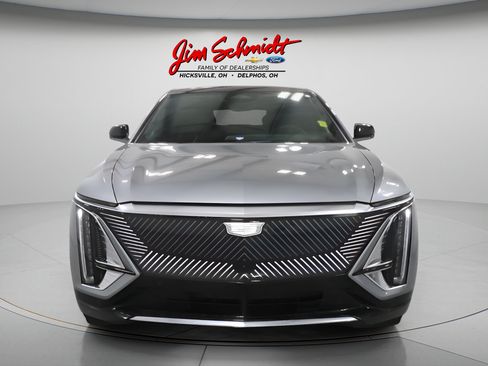 Used 2025 Cadillac Lyriq Luxury w/ LPO, Floor Liner Package AWD/4WD image 3