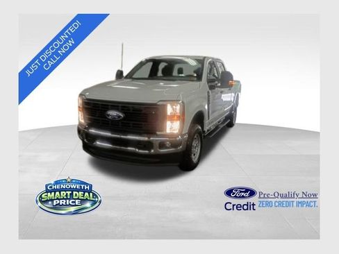 New 2026 Ford F250 XL w/ XL Chrome Package image 1