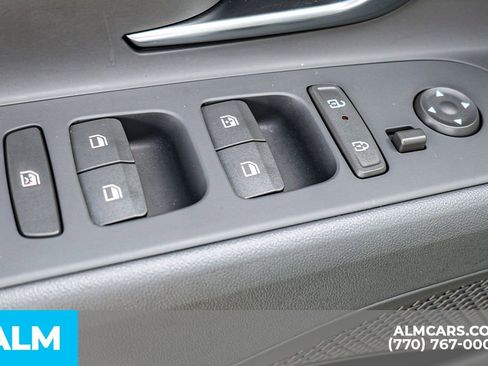 Used 2025 Hyundai Elantra Sport image 45