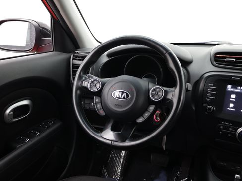 Used 2018 Kia Soul + FWD image 25