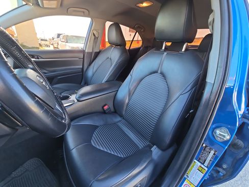 Used 2019 Toyota Camry SE image 12