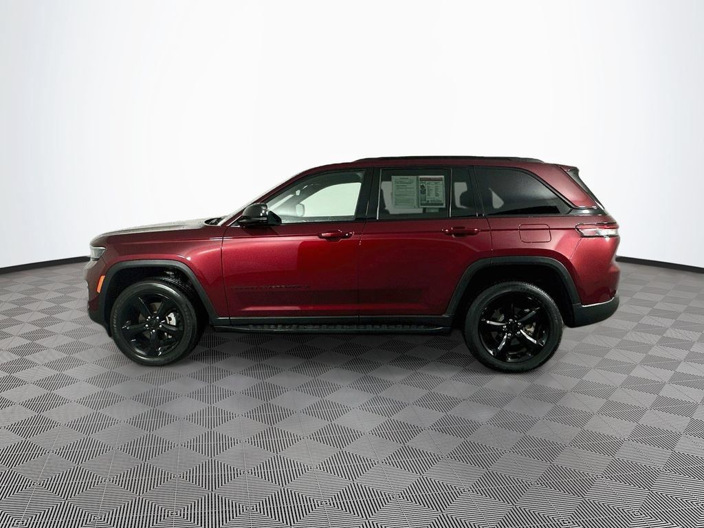 Certified 2025 Jeep Grand Cherokee Altitude AWD/4WD image 7
