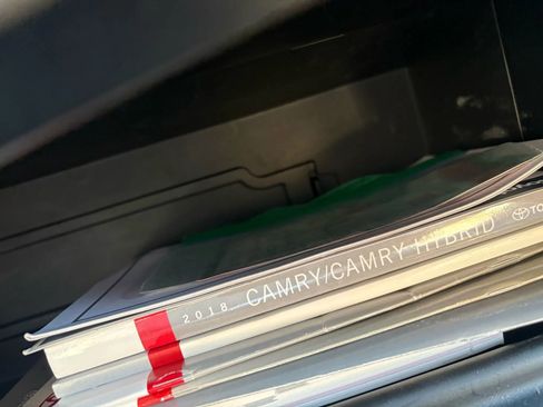 Used 2018 Toyota Camry LE image 50