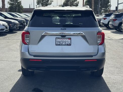Used 2024 Ford Explorer XLT image 5