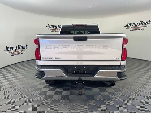 Used 2020 Chevrolet Silverado 2500 LTZ w/ LTZ Convenience Package image 10