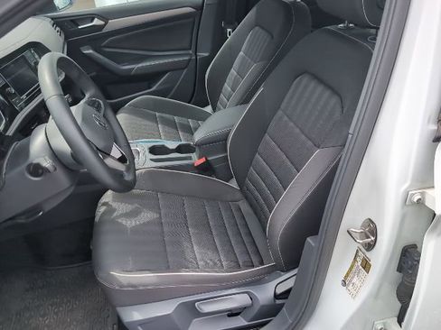 Used 2024 Volkswagen Jetta Sport FWD image 9