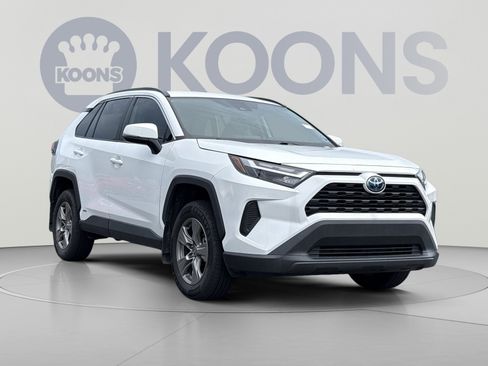 Used 2024 Toyota RAV4 XLE AWD/4WD image 10
