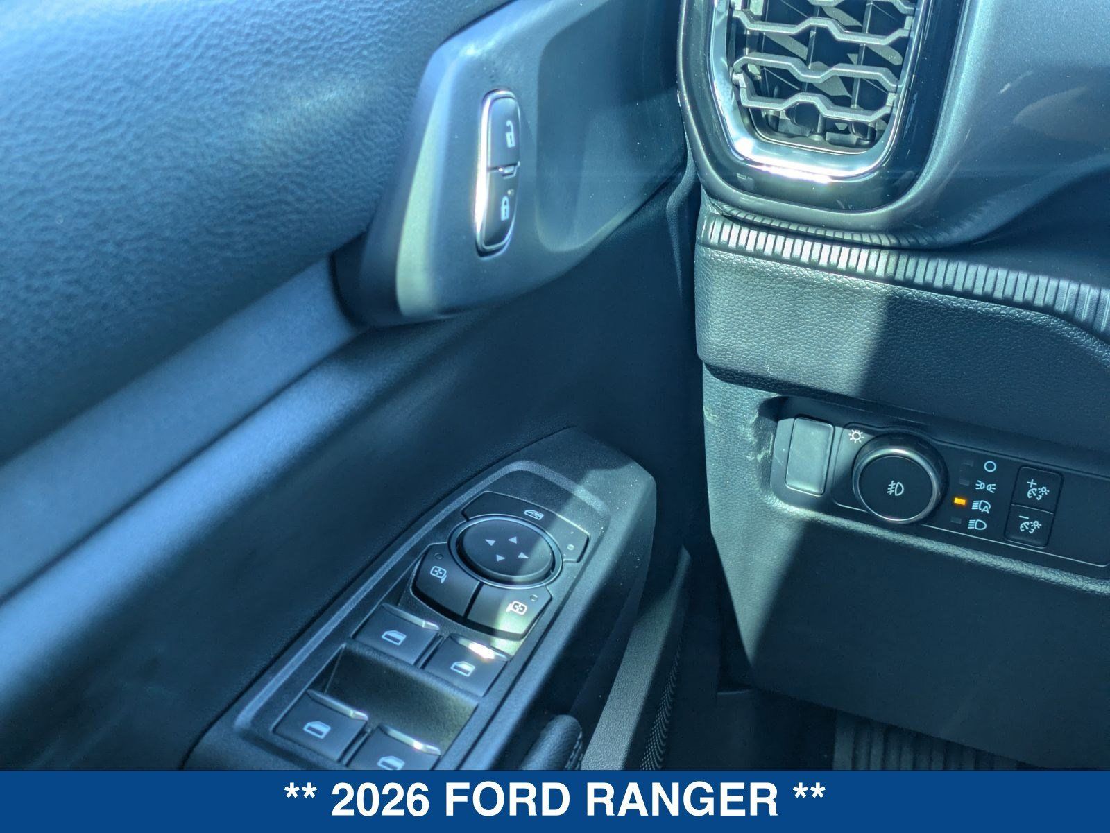 New 2026 Ford Ranger XLT w/ Black Appearance Package RWD image 25