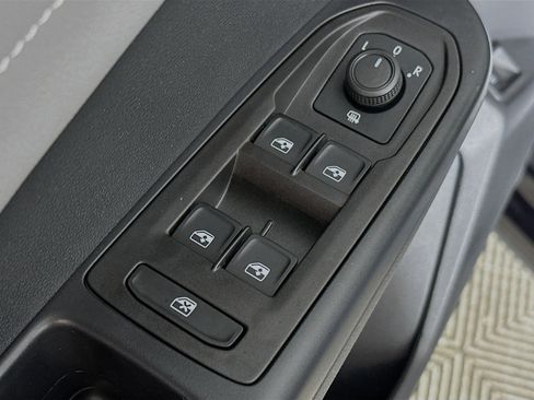 Used 2024 Volkswagen Taos SEL image 18