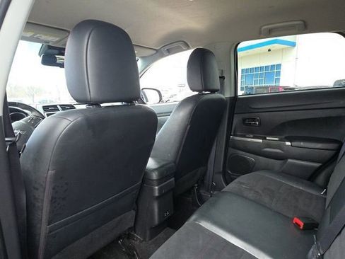 Used 2023 Mitsubishi Outlander Sport ES image 7