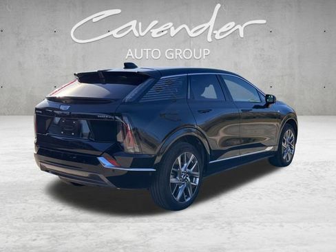 Certified 2025 Cadillac Optiq Luxury 2 w/ LPO, Floor Liner Package image 6