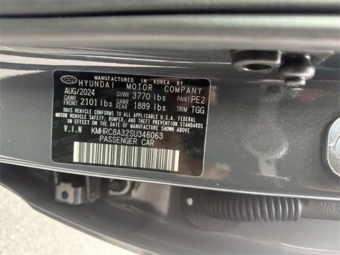 Certified 2025 Hyundai Venue SEL image 31