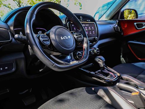 Certified 2023 Kia Soul GT-Line image 7